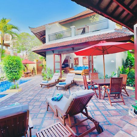 Villa Naga Maya Legian Εξωτερικό φωτογραφία